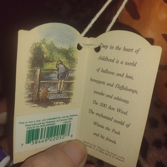 VTG Disney Ceramic 7” Tigger Christmas w/Santa Hat with tags. - Picture 2 of 6